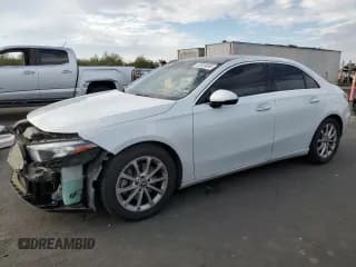 ✅ 2020 Mercedes-Benz A 220 • VIN: WDD3G4EB7LW039685 • Lot: 92649005. Wystawiony na Copart z przebiegiem 47 371 mil. Bezpłatny archiwum sprzedaży aukcyjnych z USA i szczegółowy raport historii pojazdu na DreamBid. Zdjęcie 1.