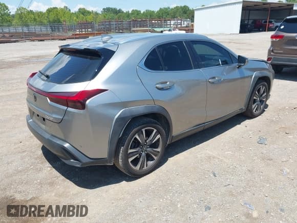 ✅ 2019 Lexus UX 200 • VIN: JTHY3JBH5K2003002 • Lot: 42723126. Wystawiony na IAAI z przebiegiem 147 491 mil. Bezpłatny archiwum sprzedaży aukcyjnych z USA i szczegółowy raport historii pojazdu na DreamBid. Zdjęcie 4.