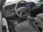 2004 Chevrolet Silverado 2500HD LS с VIN 1GCHK29U24E395189, выставлен на аукционе Copart как лот 85279365 с пробегом 220 485 миль миль и Списание • Salvage title. История ставок и продаж доступна на DreamBid. Изображение 8.