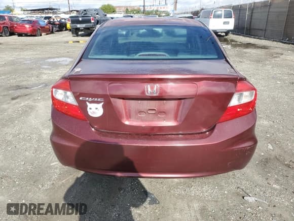 ✅ 2012 Honda Civic LX • VIN: 2HGFB2F54CH572726 • Lot: 93552065. Wystawiony na Copart z przebiegiem 175 657 mil. Bezpłatny archiwum sprzedaży aukcyjnych z USA i szczegółowy raport historii pojazdu na DreamBid. Zdjęcie 6.