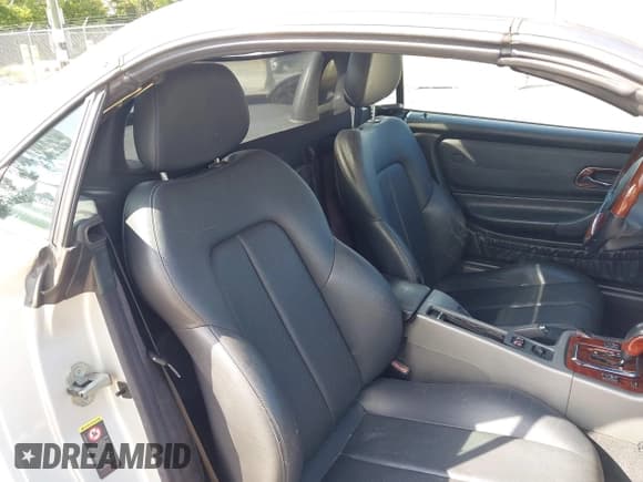 ✅ 2001 Mercedes-Benz SLK 230/320 • VIN: WDBKK65F71F210921 • Lot: 43308427. Wystawiony na IAAI z przebiegiem 94 332 mil. Bezpłatny archiwum sprzedaży aukcyjnych z USA i szczegółowy raport historii pojazdu na DreamBid. Zdjęcie 8.