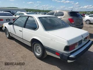 ✅ 1984 BMW 6 Series • VIN: WBAEB8400E6997267 • Lot: 42097915. Wystawiony na IAAI z przebiegiem 191 739 mil. Bezpłatny archiwum sprzedaży aukcyjnych z USA i szczegółowy raport historii pojazdu na DreamBid. Zdjęcie 3.