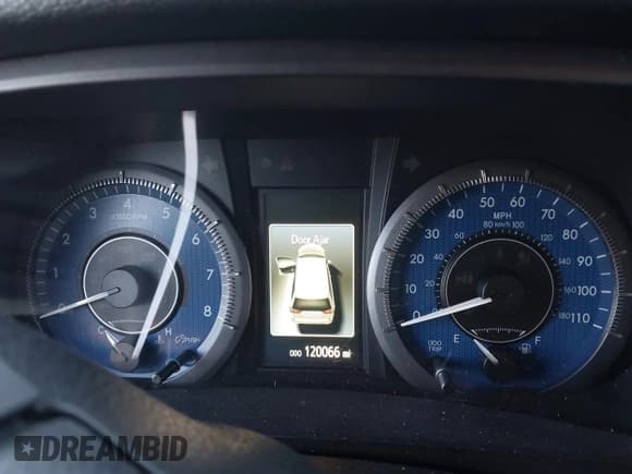 ✅ 2016 Toyota Sienna XLE • VIN: 5TDYK3DC9GS759983 • Лот: 40859938. Опубликован ранее на IAAI с пробегом 120 066 миль. Бесплатный доступ к архиву аукционных продаж из США и подробный отчёт об истории автомобиля на DreamBid. Изображение 7.