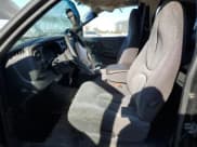 ✅ 1997 Dodge Dakota • VIN: 1B7GL23X9VS266669 • Lot: 88484135. Wystawiony na Copart z przebiegiem 203 755 mil. Bezpłatny archiwum sprzedaży aukcyjnych z USA i szczegółowy raport historii pojazdu na DreamBid. Zdjęcie 7.