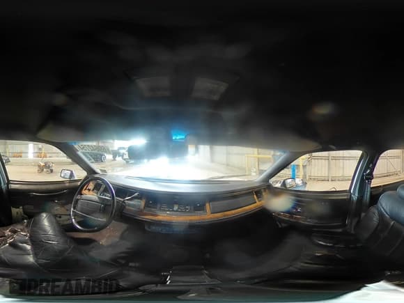 ✅ 1994 Lincoln Town Car Signature • VIN: 1LNLM82W7RY781174 • Lot: 69642754. Listed on Copart with 149,185 mi. Free auction sales archive from the USA and detailed vehicle history report at DreamBid. Image 13.