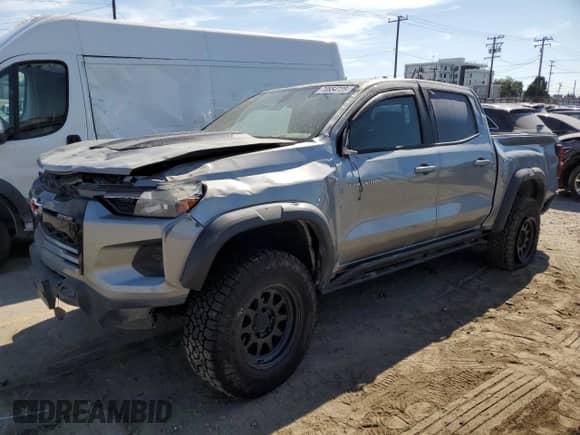 2023 Chevrolet Colorado 4WD ZR2 с VIN 1GCPTFEK5P1235565, выставлен на аукционе Copart как лот 70854725 с пробегом 42 500 миль миль и Списание • Salvage title. История ставок и продаж доступна на DreamBid. Изображение 1.