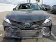 2020 Toyota Camry Hybrid XLE z VIN 4T1F31AK0LU525138, wystawiony jako Copart lot #80226425 z przebiegiem 131 550 mil mil oraz Szkoda całkowita • Salvage title. Historia ofert i sprzedaży dostępna na DreamBid. Obrazek 5.