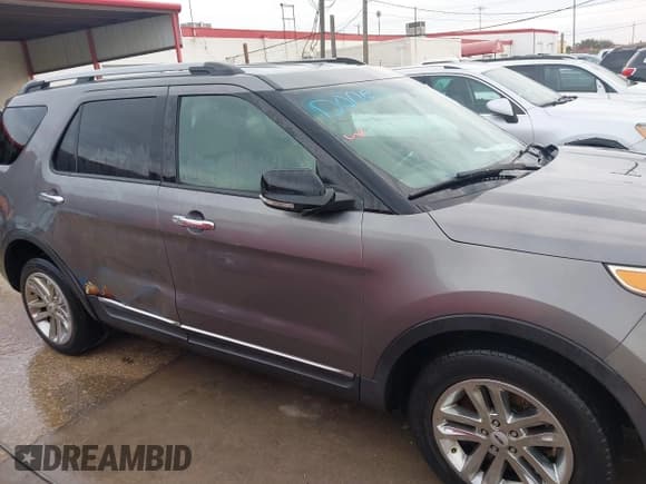 ✅ 2014 Ford Explorer XLT • VIN: 1FM5K7D84EGB72955 • Lot: 43601770. Wystawiony na IAAI z przebiegiem 165 590 mil. Bezpłatny archiwum sprzedaży aukcyjnych z USA i szczegółowy raport historii pojazdu na DreamBid. Zdjęcie 14.