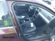 ✅ 2012 Volkswagen Passat SE • VIN: 1VWBP7A37CC037696 • Lot: 43730611. Wystawiony na IAAI z przebiegiem 84 161 mil. Bezpłatny archiwum sprzedaży aukcyjnych z USA i szczegółowy raport historii pojazdu na DreamBid. Zdjęcie 5.