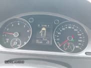 ✅ 2013 Volkswagen CC R-Line • VIN: WVWBN7AN9DE504102 • Lot: 42662293. Wystawiony na IAAI z przebiegiem 225 305 mil. Bezpłatny archiwum sprzedaży aukcyjnych z USA i szczegółowy raport historii pojazdu na DreamBid. Zdjęcie 7.