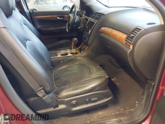 ✅ 2010 Saturn Outlook • VIN: 5GZLRVED8AJ205832 • Lot: 41161653. Wystawiony na IAAI z przebiegiem 202 839 mil. Bezpłatny archiwum sprzedaży aukcyjnych z USA i szczegółowy raport historii pojazdu na DreamBid. Zdjęcie 5.