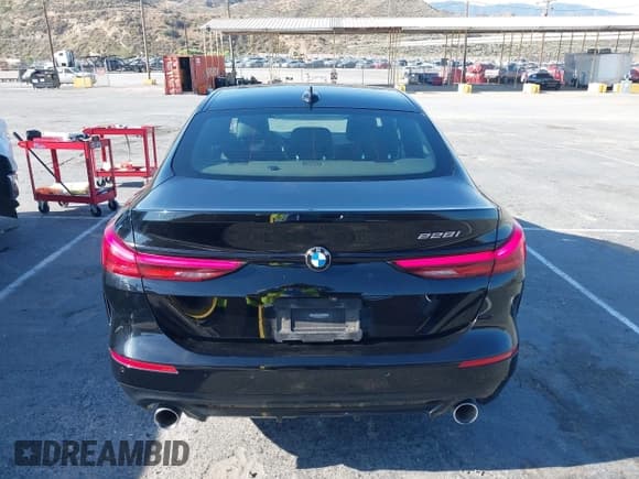 ✅ 2021 BMW 2 Series 228i • VIN: WBA53AK02M7H51551 • Lot: 42466137. Wystawiony na IAAI z przebiegiem 39 546 mil. Bezpłatny archiwum sprzedaży aukcyjnych z USA i szczegółowy raport historii pojazdu na DreamBid. Zdjęcie 17.