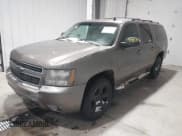 ✅ 2011 Chevrolet Suburban LT • VIN: 1GNSKJE38BR122221 • Lot: 43849920. Listed on IAAI with 177,672 mi. Free auction sales archive from the USA and detailed vehicle history report at DreamBid. Image 18.
