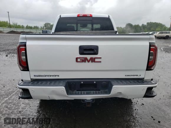 ✅ 2017 GMC Sierra 1500 Denali • VIN: 3GTU2PEJ8HG353759 • Лот: 56432225. Опубликован ранее на Copart с пробегом 107 371 миль. Бесплатный доступ к архиву аукционных продаж из США и подробный отчёт об истории автомобиля на DreamBid. Изображение 6.