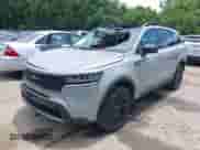 2022 Kia Sorento X-Line S z VIN 5XYRLDLC0NG095849, wystawiony jako IAAI lot #42663893 z przebiegiem 42 132 mil mil oraz . Historia ofert i sprzedaży dostępna na DreamBid. Obrazek 2.