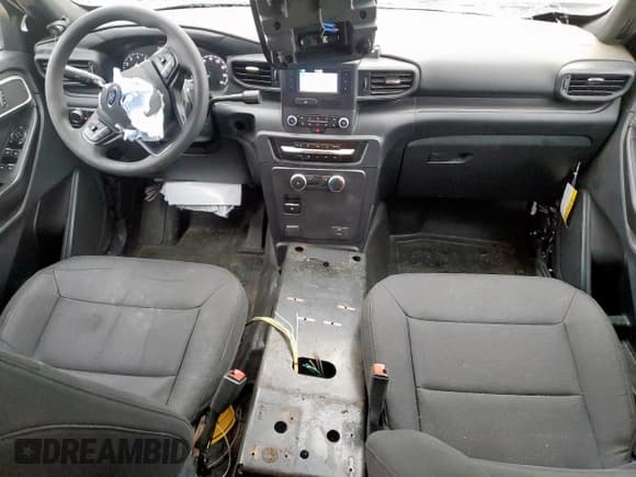 ✅ 2021 Ford Police Interceptor Utility • VIN: 1FM5K8AB6MGC33260 • Lot: 56519285. Wystawiony na Copart z przebiegiem 37 400 mil. Bezpłatny archiwum sprzedaży aukcyjnych z USA i szczegółowy raport historii pojazdu na DreamBid. Zdjęcie 8.