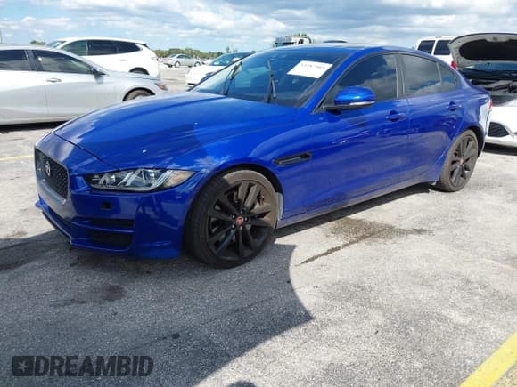 ✅ 2017 Jaguar XE 35t Prestige • VIN: SAJAE4BV5HA959570 • Lot: 43387403. Wystawiony na IAAI z przebiegiem 114 545 mil. Bezpłatny archiwum sprzedaży aukcyjnych z USA i szczegółowy raport historii pojazdu na DreamBid. Zdjęcie 2.