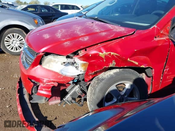 2012 Dodge Grand Caravan SXT z VIN 2C4RDGCG2CR203463, wystawiony jako IAAI lot #43425555 z przebiegiem 142 039 mil mil oraz . Historia ofert i sprzedaży dostępna na DreamBid. Obrazek 6.