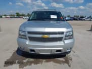 ✅ 2014 Chevrolet Suburban LTZ • VIN: 1GNSCKE06ER107262 • Lot: 43301081. Wystawiony na IAAI z przebiegiem 122 888 mil. Bezpłatny archiwum sprzedaży aukcyjnych z USA i szczegółowy raport historii pojazdu na DreamBid. Zdjęcie 12.