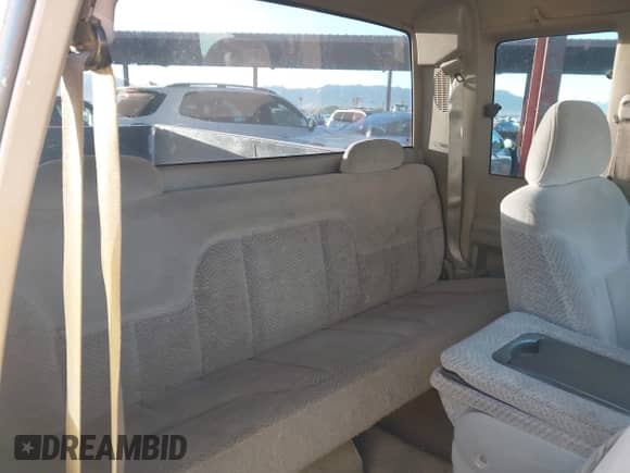 ✅ 1997 GMC Sierra 1500 • VIN: 1GTEC19M1VE524695 • Лот: 43552092. Размещён на IAAI с пробегом 215 857 миль миль. Получите бесплатный доступ к архиву аукционных продаж из США и посмотрите подробный отчёт об истории автомобиля на DreamBid. Изображение 8.