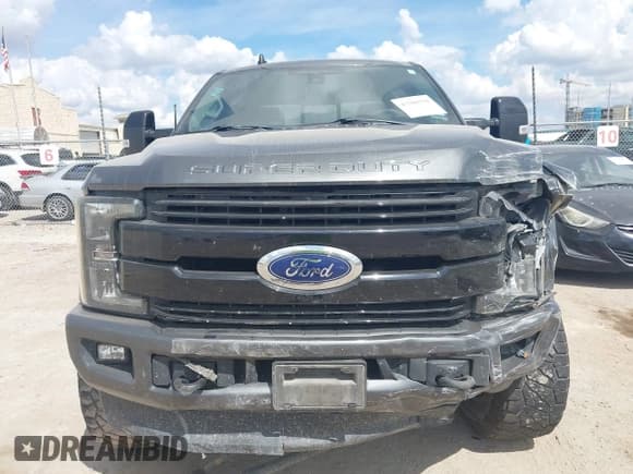 ✅ 2019 Ford F-250 XL • VIN: 1FT7W2BT5KEG38525 • Lot: 43388550. Wystawiony na IAAI z przebiegiem 151 304 mil. Bezpłatny archiwum sprzedaży aukcyjnych z USA i szczegółowy raport historii pojazdu na DreamBid. Zdjęcie 12.