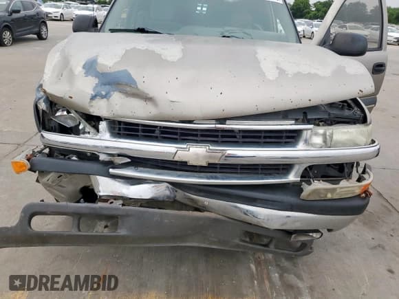 ✅ 2003 Chevrolet Suburban LS • VIN: 3GNEC16Z13G186812 • Лот: 58567425. Опубликован ранее на Copart с пробегом 302 320 миль. Бесплатный доступ к архиву аукционных продаж из США и подробный отчёт об истории автомобиля на DreamBid. Изображение 12.