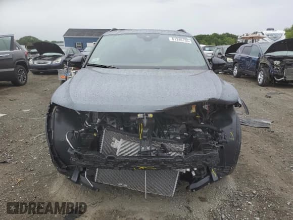 ✅ 2024 Volkswagen Tiguan SE R-Line Black • VIN: 3VV8B7AX2RM137504 • Lot: 61246135. Listed on Copart with 9,334 mi. Free auction sales archive from the USA and detailed vehicle history report at DreamBid. Image 5.