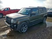 ✅ 2015 Jeep Patriot Latitude • VIN: 1C4NJPFA4FD372616 • Lot: 68017615. Wystawiony na Copart z przebiegiem 102 303 mil. Bezpłatny archiwum sprzedaży aukcyjnych z USA i szczegółowy raport historii pojazdu na DreamBid. Zdjęcie 1.