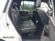 ✅ 2012 Ford Expedition Limited • VIN: 1FMJU2A55CEF54037 • Lot: 42014180. Wystawiony na IAAI z przebiegiem 209 086 mil. Bezpłatny archiwum sprzedaży aukcyjnych z USA i szczegółowy raport historii pojazdu na DreamBid. Zdjęcie 8.