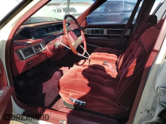 ✅ 1988 Oldsmobile 88 • VIN: 1G3HY54C6J1800245 • Lot: 80117064. Wystawiony na Copart z przebiegiem 48 621 mil. Bezpłatny archiwum sprzedaży aukcyjnych z USA i szczegółowy raport historii pojazdu na DreamBid. Zdjęcie 7.