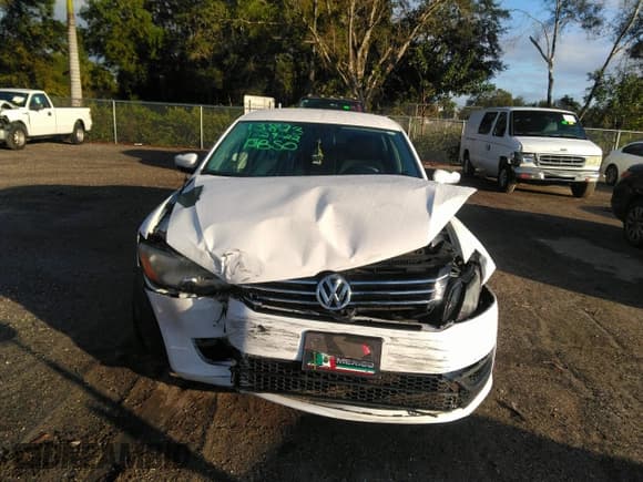 ✅ 2015 Volkswagen Passat Limited Edition • VIN: 1VWAT7A30FC003949 • Lot: 41841694. Listed on IAAI with 136,168 mi. Free auction sales archive from the USA and detailed vehicle history report at DreamBid. Image 6.