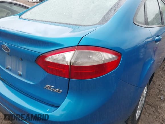 ✅ 2014 Ford Fiesta SE • VIN: 3FADP4BJ4EM212131 • Лот: 43604614. Опубликован ранее на IAAI с пробегом 129 050 миль. Бесплатный доступ к архиву аукционных продаж из США и подробный отчёт об истории автомобиля на DreamBid. Изображение 6.