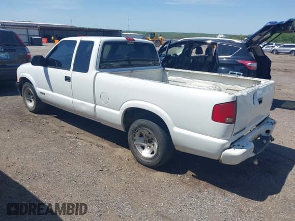 ✅ 2002 Chevrolet S-10 Fleet • VIN: 1GCCS195628174249 • Лот: 42082886. Опубликован ранее на IAAI с пробегом 362 368 миль. Бесплатный доступ к архиву аукционных продаж из США и подробный отчёт об истории автомобиля на DreamBid. Изображение 3.