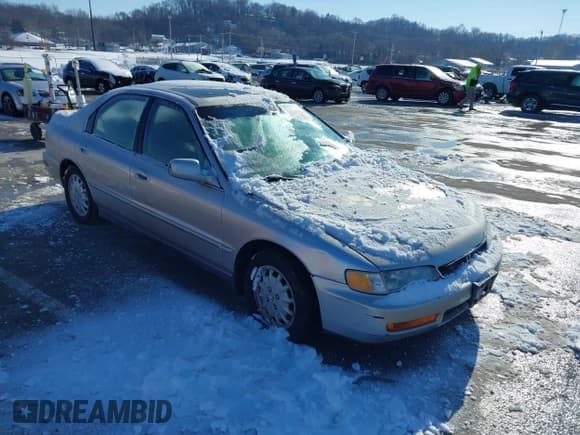 ✅ 1997 Honda Accord EX • VIN: 1HGCD5662VA137356 • Лот: 41258573. Опубликован ранее на IAAI с пробегом 177 751 миль. Бесплатный доступ к архиву аукционных продаж из США и подробный отчёт об истории автомобиля на DreamBid. Изображение 1.