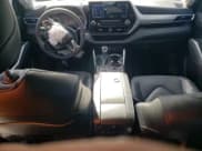 ✅ 2022 Toyota Highlander Hybrid Platinum • VIN: 5TDEBRCH7NS084571 • Lot: 91357775. Listed on Copart with 56,067 mi. Free auction sales archive from the USA and detailed vehicle history report at DreamBid. Image 8.