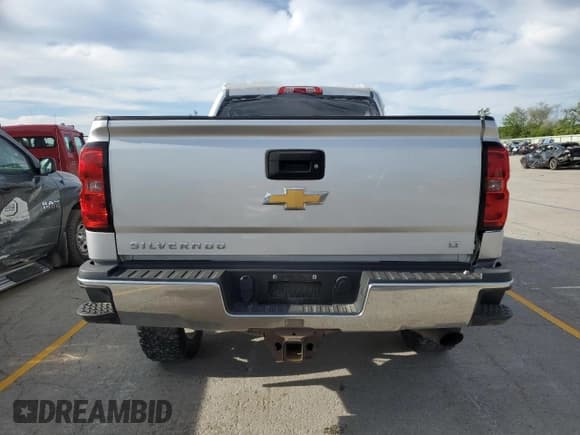✅ 2015 Chevrolet Silverado 2500HD LT • VIN: 1GC1KVEG7FF642786 • Lot: 56591865. Wystawiony na Copart z przebiegiem Nie podano. Bezpłatny archiwum sprzedaży aukcyjnych z USA i szczegółowy raport historii pojazdu na DreamBid. Zdjęcie 6.
