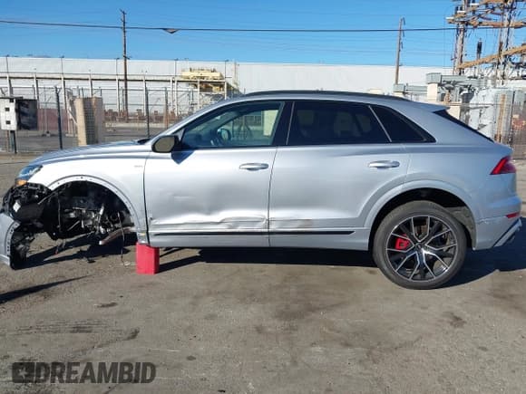 ✅ 2021 Audi Q8 Premium Plus • VIN: WA1EVAF11MD016309 • Лот: 43641317. Опубликован ранее на IAAI с пробегом 44 018 миль. Бесплатный доступ к архиву аукционных продаж из США и подробный отчёт об истории автомобиля на DreamBid. Изображение 15.