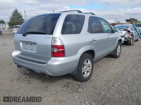 ✅ 2005 Acura MDX Touring • VIN: 2HNYD18855H521669 • Lot: 42571823. Listed on IAAI with 326,146 mi. Free auction sales archive from the USA and detailed vehicle history report at DreamBid. Image 4.