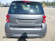 ✅ 2013 Smart fortwo Pure • VIN: WMEEJ3BA5DK622812 • Lot: 42356026. Wystawiony na IAAI z przebiegiem 64 983 mil. Bezpłatny archiwum sprzedaży aukcyjnych z USA i szczegółowy raport historii pojazdu na DreamBid. Zdjęcie 16.