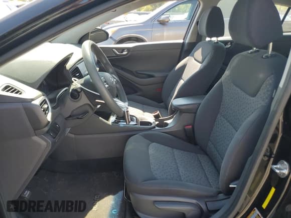 ✅ 2019 Hyundai Ioniq Blue • VIN: KMHC65LC5KU155326 • Lot: 70812844. Wystawiony na Copart z przebiegiem 94 976 mil. Bezpłatny archiwum sprzedaży aukcyjnych z USA i szczegółowy raport historii pojazdu na DreamBid. Zdjęcie 7.