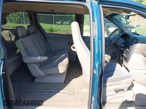 ✅ 2001 Chrysler Voyager • VIN: 1C4GJ25G21B101415 • Lot: 42639573. Wystawiony na IAAI z przebiegiem 196 897 mil. Bezpłatny archiwum sprzedaży aukcyjnych z USA i szczegółowy raport historii pojazdu na DreamBid. Zdjęcie 8.