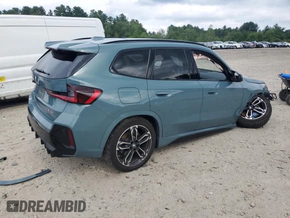 ✅ 2024 BMW X1 • VIN: WBX13EF0XR5Z97754 • Lot: 64200945. Wystawiony na Copart z przebiegiem 28 918 mil. Bezpłatny archiwum sprzedaży aukcyjnych z USA i szczegółowy raport historii pojazdu na DreamBid. Zdjęcie 3.