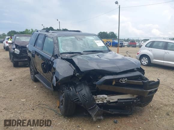 ✅ 2021 Toyota 4Runner Nightshade • VIN: JTEJU5JR4M5837745 • Lot: 42527917. Wystawiony na IAAI z przebiegiem 54 956 mil. Bezpłatny archiwum sprzedaży aukcyjnych z USA i szczegółowy raport historii pojazdu na DreamBid. Zdjęcie 6.