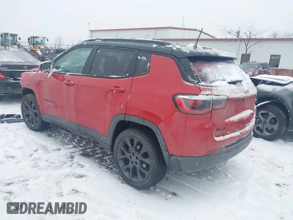 2019 Jeep Compass Limited with VIN 3C4NJDCB8KT827029, listed as a IAAI auction lot 41345947 with 51,135 mi miles and . Bid and sale history available at DreamBid. Image 3.