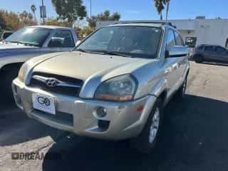 2009 Hyundai Tucson z VIN KM8JN12B29U980388, wystawiony jako Copart lot #84728654 z przebiegiem 124 090 mil mil oraz Czysty tytuł • Clean title. Historia ofert i sprzedaży dostępna na DreamBid. Obrazek 2.