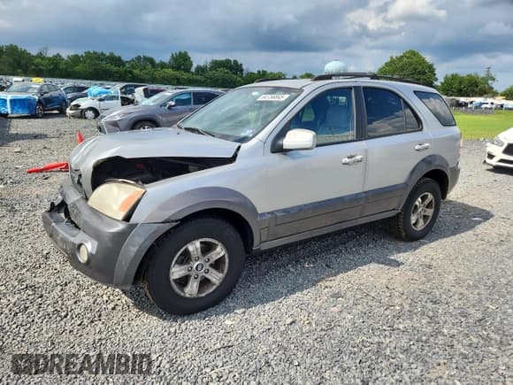 ✅ 2004 Kia Sorento LX • VIN: KNDJC733545230913 • Лот: 64756845. Опубликован ранее на Copart с пробегом 58 498 миль. Бесплатный доступ к архиву аукционных продаж из США и подробный отчёт об истории автомобиля на DreamBid. Изображение 1.