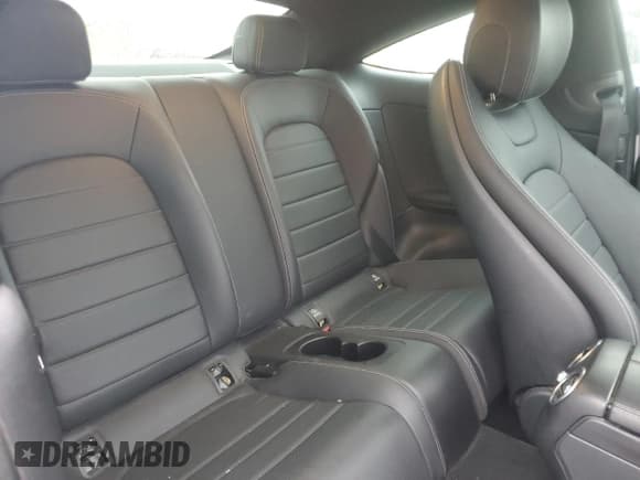 ✅ 2019 Mercedes-Benz C 300 • VIN: WDDWJ8DB6KF802642 • Лот: 58133945. Опубликован ранее на Copart с пробегом 104 977 миль. Бесплатный доступ к архиву аукционных продаж из США и подробный отчёт об истории автомобиля на DreamBid. Изображение 10.