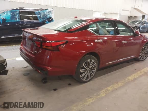 ✅ 2019 Nissan Altima Platinum • VIN: 1N4BL4FW9KN302661 • Lot: 41848039. Listed on IAAI with 68,466 mi. Free auction sales archive from the USA and detailed vehicle history report at DreamBid. Image 4.