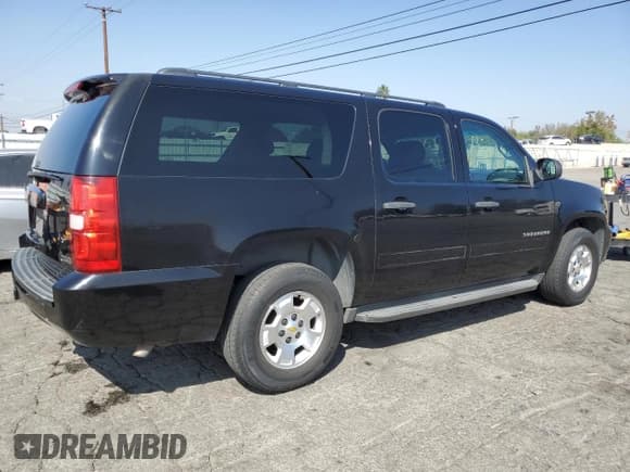 ✅ 2010 Chevrolet Suburban LS • VIN: 1GNUCHE02AR239103 • Lot: 86162425. Listed on Copart with 188,156 mi. Free auction sales archive from the USA and detailed vehicle history report at DreamBid. Image 3.