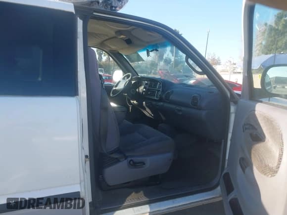 ✅ 1998 Dodge 1500 • VIN: 3B7HC13Z0WG189473 • Lot: 43790942. Wystawiony na IAAI z przebiegiem 136 475 mil. Bezpłatny archiwum sprzedaży aukcyjnych z USA i szczegółowy raport historii pojazdu na DreamBid. Zdjęcie 5.